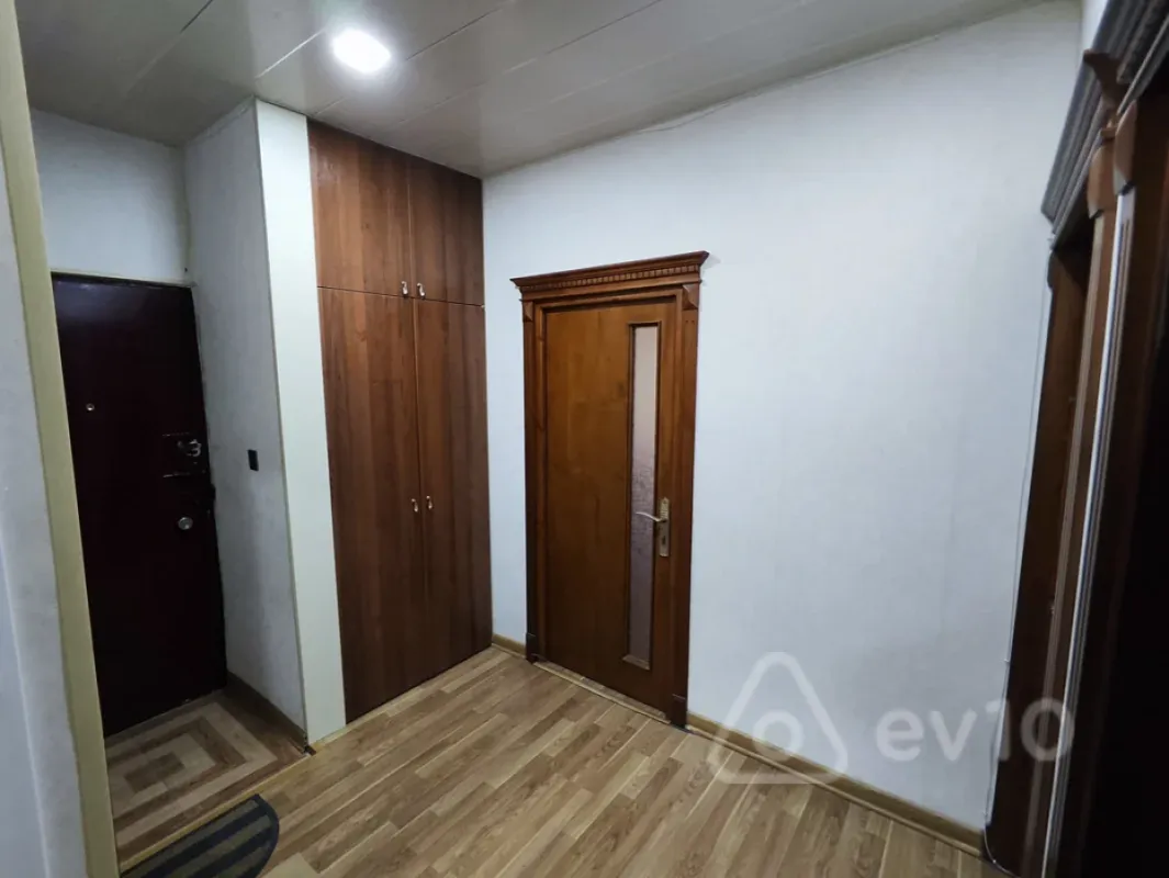 Satılır 3 otaqlı köhnə tikili 85 m²