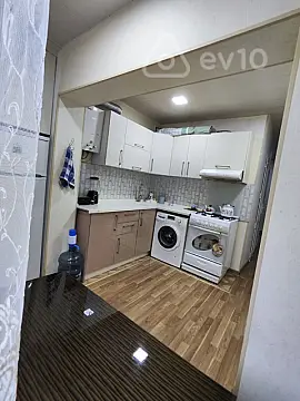 Satılır 3 otaqlı köhnə tikili 85 m²
