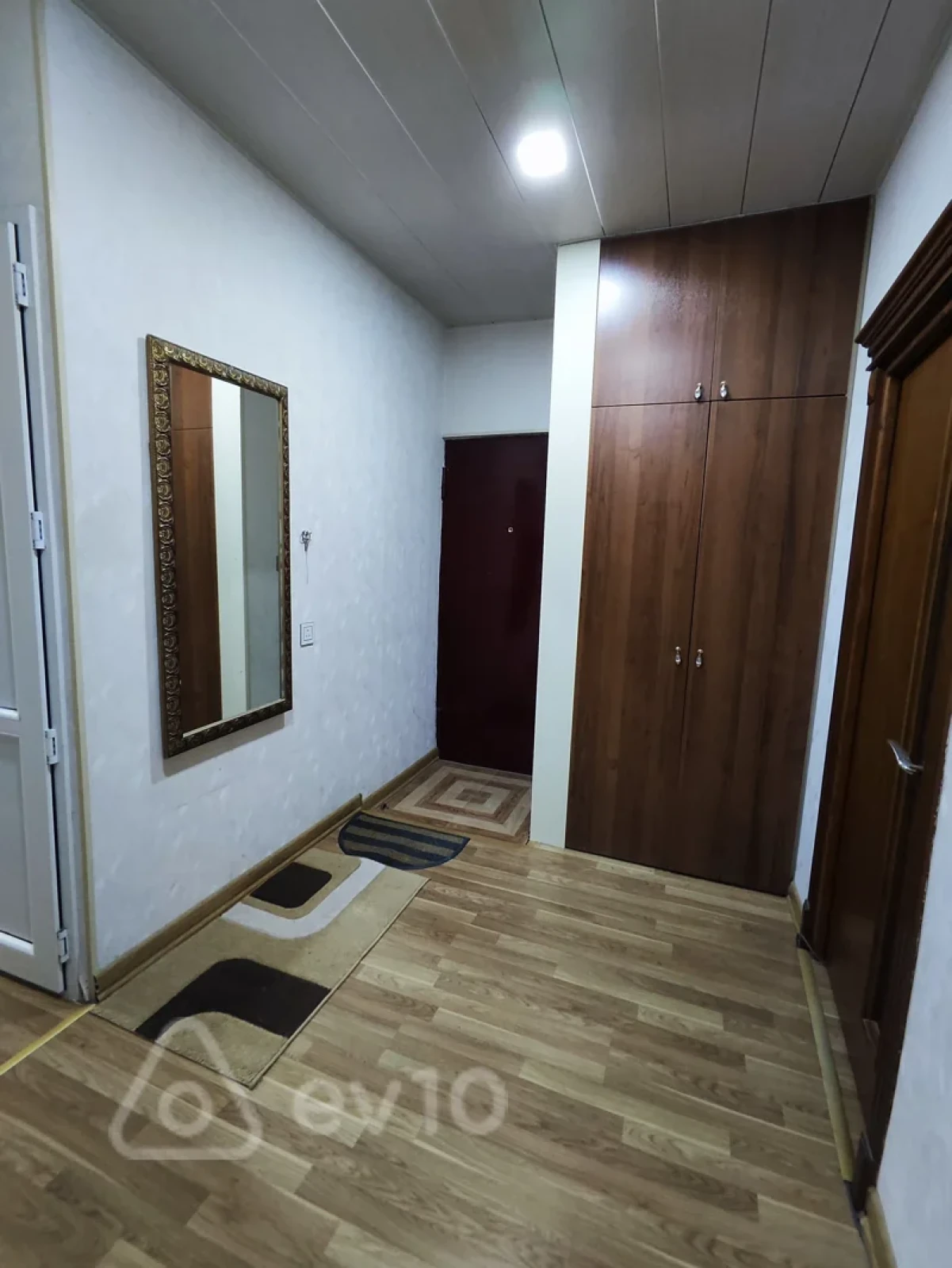 Satılır 3 otaqlı köhnə tikili 85 m²