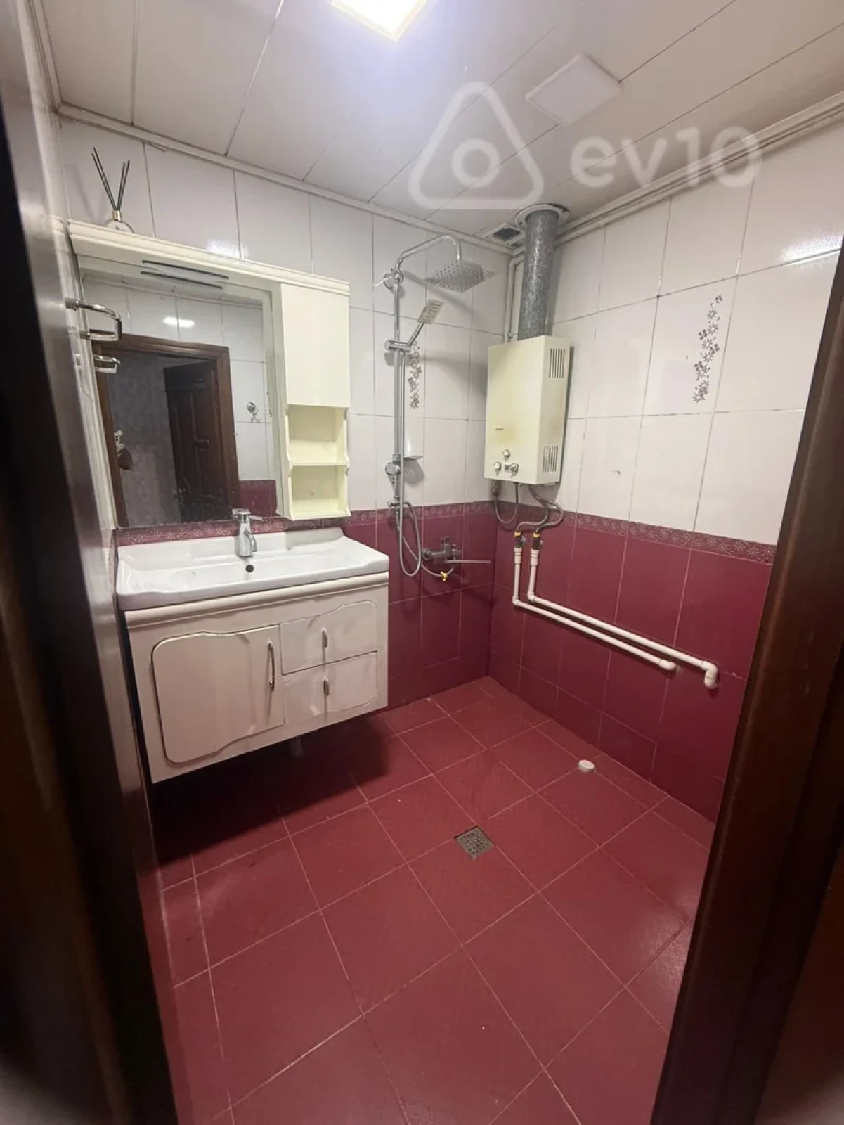 Kirayə verilir 3 otaqlı yeni tikili 55 m²