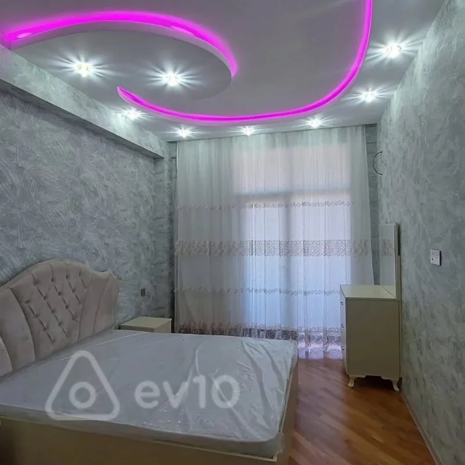 Kirayə verilir 2 otaqlı yeni tikili 63 m²
