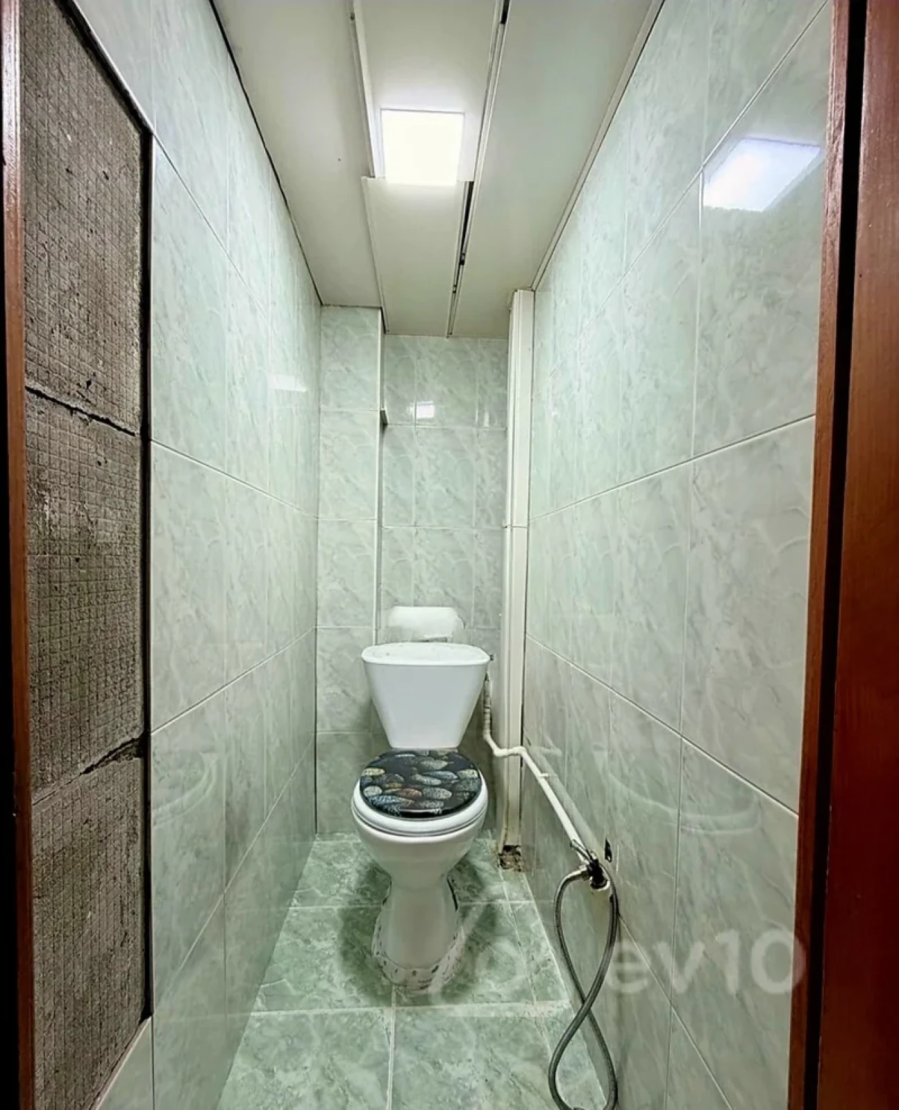 Satılır 2 otaqlı köhnə tikili 55 m²