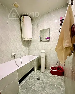 Satılır 2 otaqlı köhnə tikili 55 m²