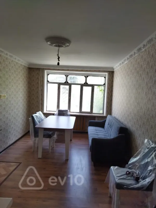 Kirayə verilir 2 otaqlı köhnə tikili 40 m²