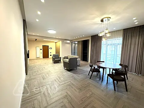 Kirayə verilir 3 otaqlı yeni tikili 160 m²