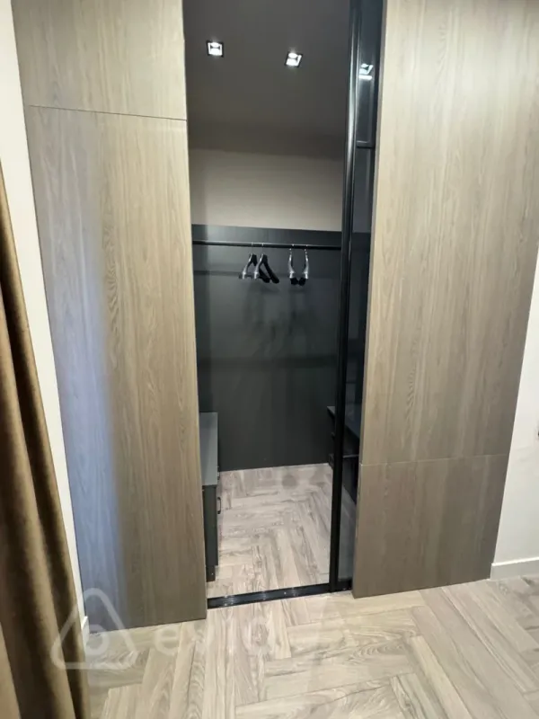 Kirayə verilir 3 otaqlı yeni tikili 160 m²