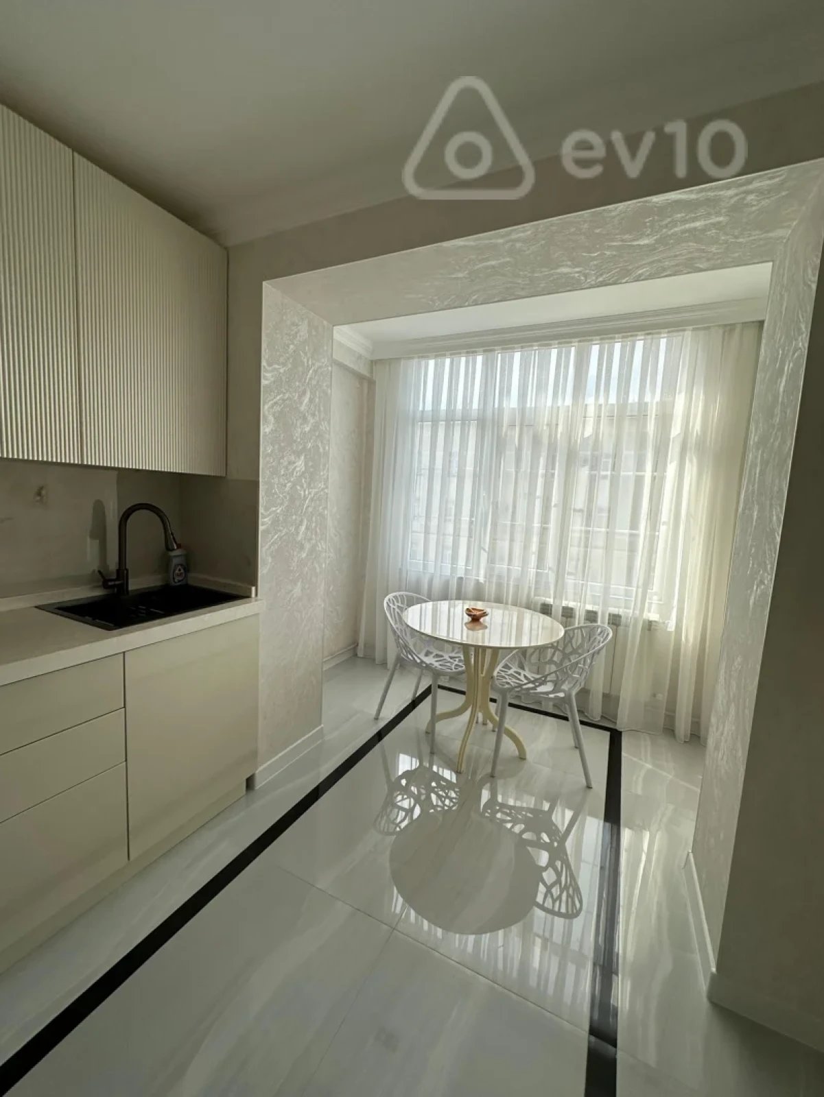 Kirayə verilir 3 otaqlı köhnə tikili 100 m²