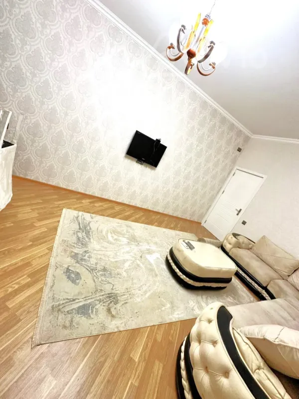 Kirayə verilir 3 otaqlı yeni tikili 135 m²
