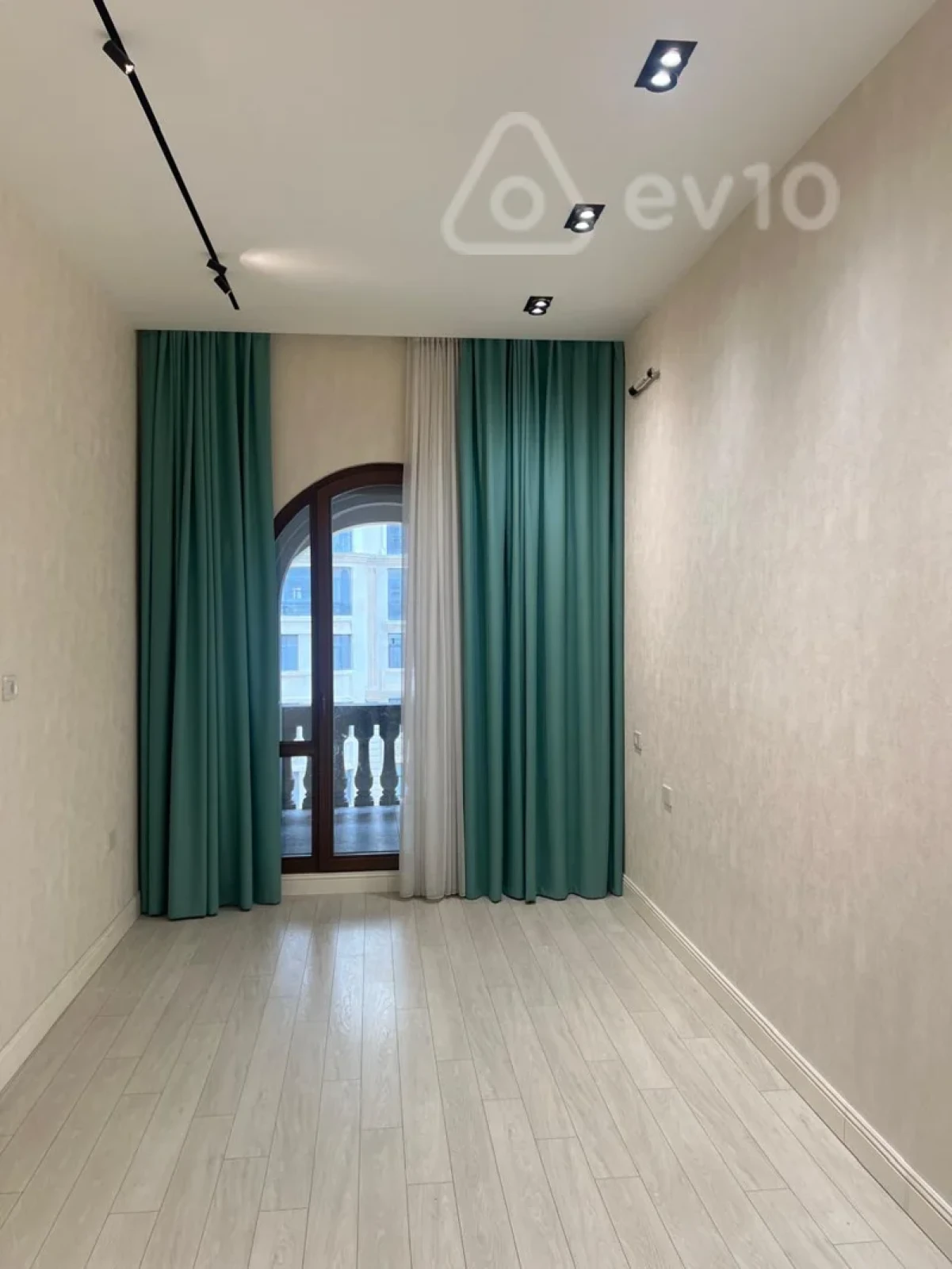 Satılır 3 otaqlı yeni tikili 110 m²