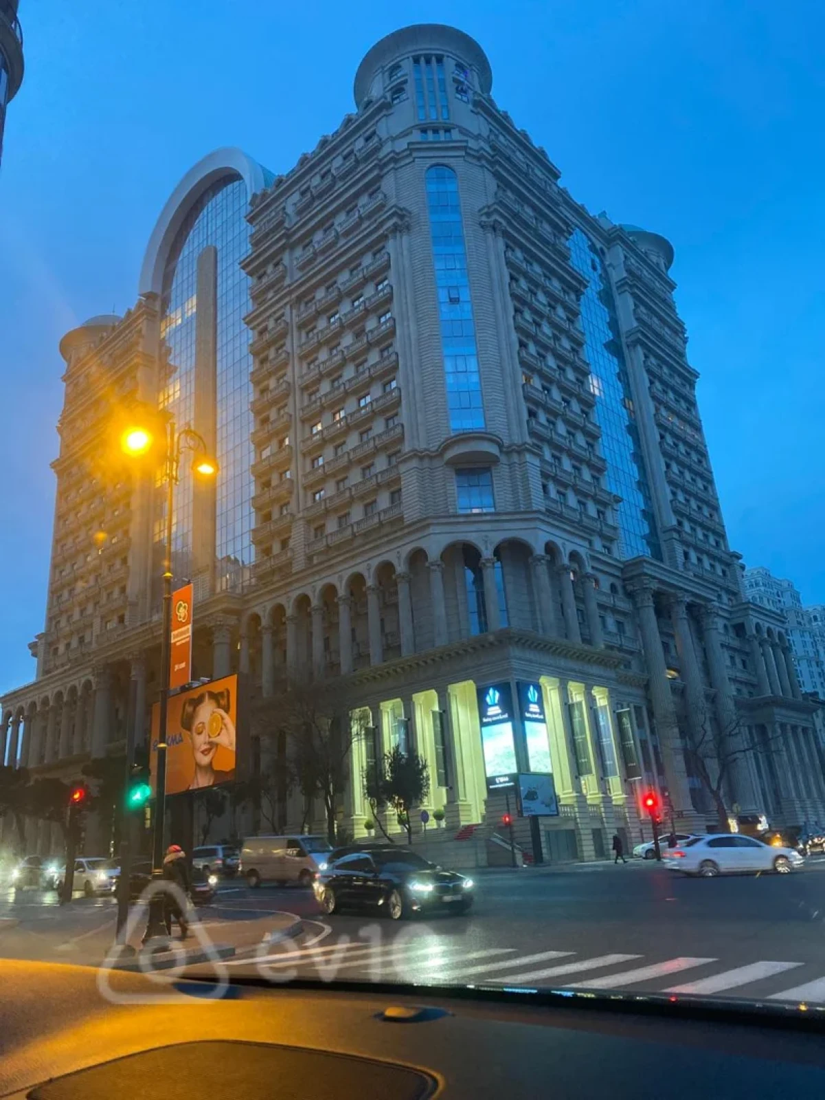 Satılır 3 otaqlı yeni tikili 110 m²