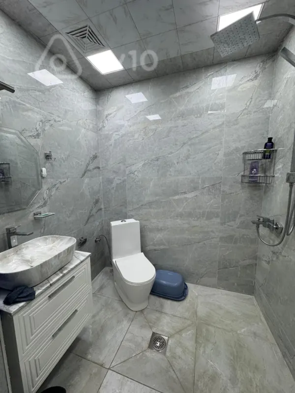 Kirayə verilir 2 otaqlı köhnə tikili 85 m²