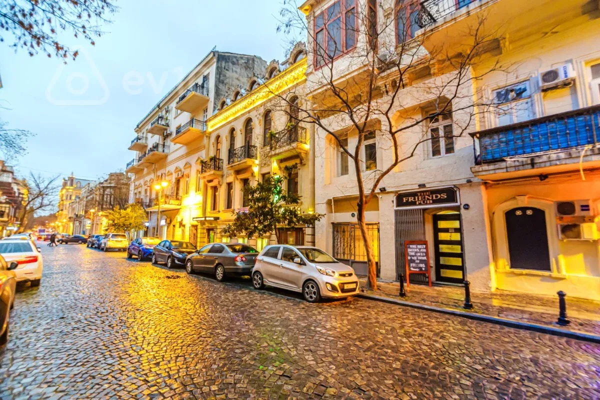 Kirayə verilir 2 otaqlı köhnə tikili 55 m²