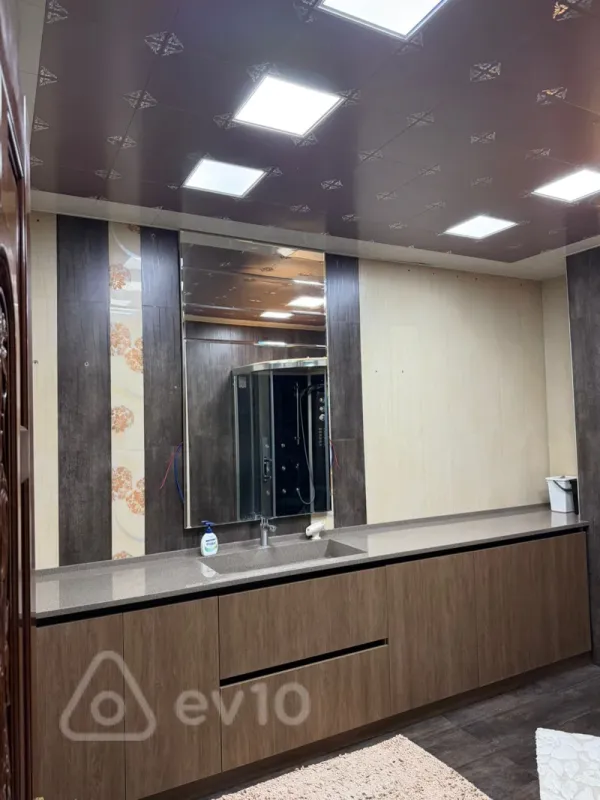 Kirayə verilir 3 otaqlı yeni tikili 160 m²