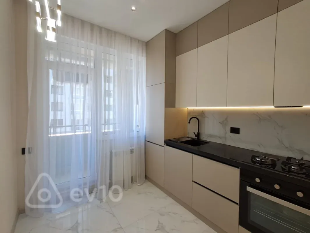 Satılır 2 otaqlı yeni tikili 50 m²