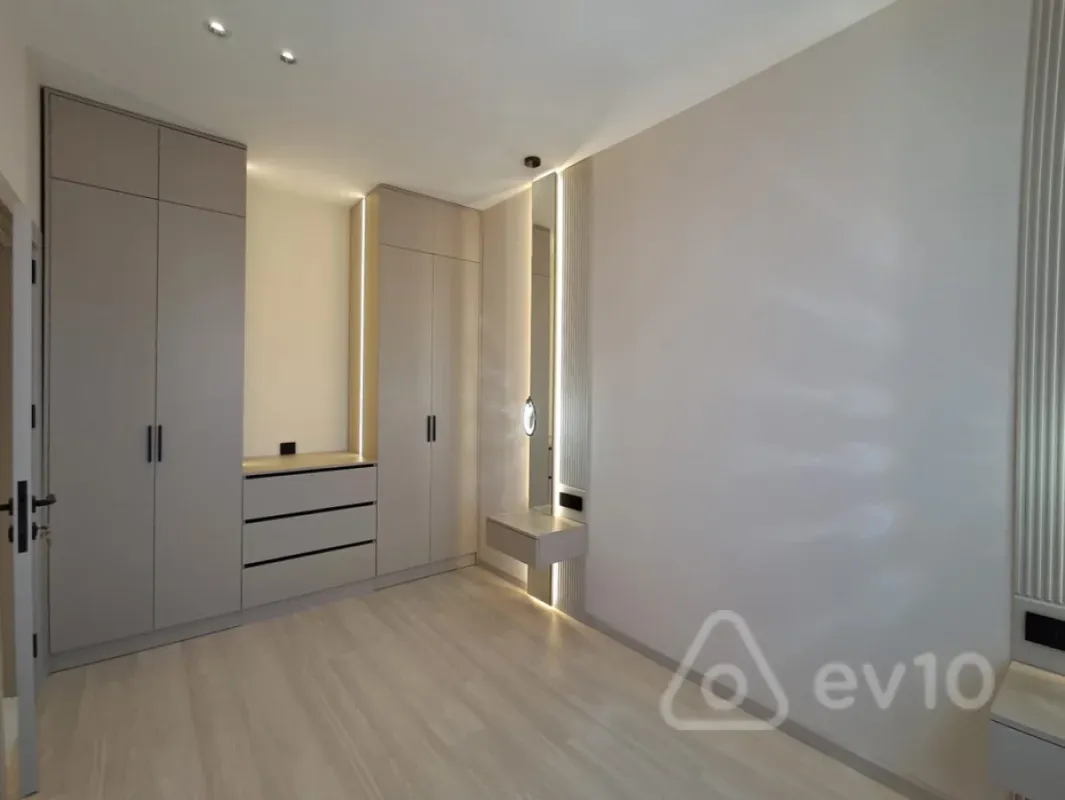 Satılır 2 otaqlı yeni tikili 50 m²