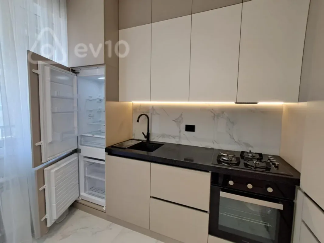 Satılır 2 otaqlı yeni tikili 50 m²