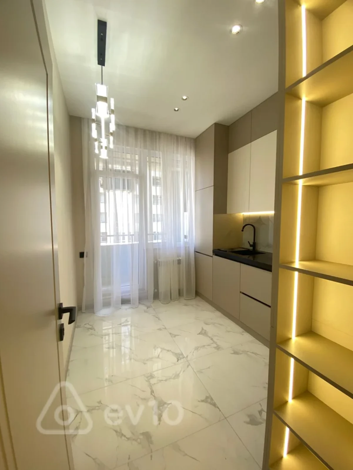 Satılır 2 otaqlı yeni tikili 50 m²