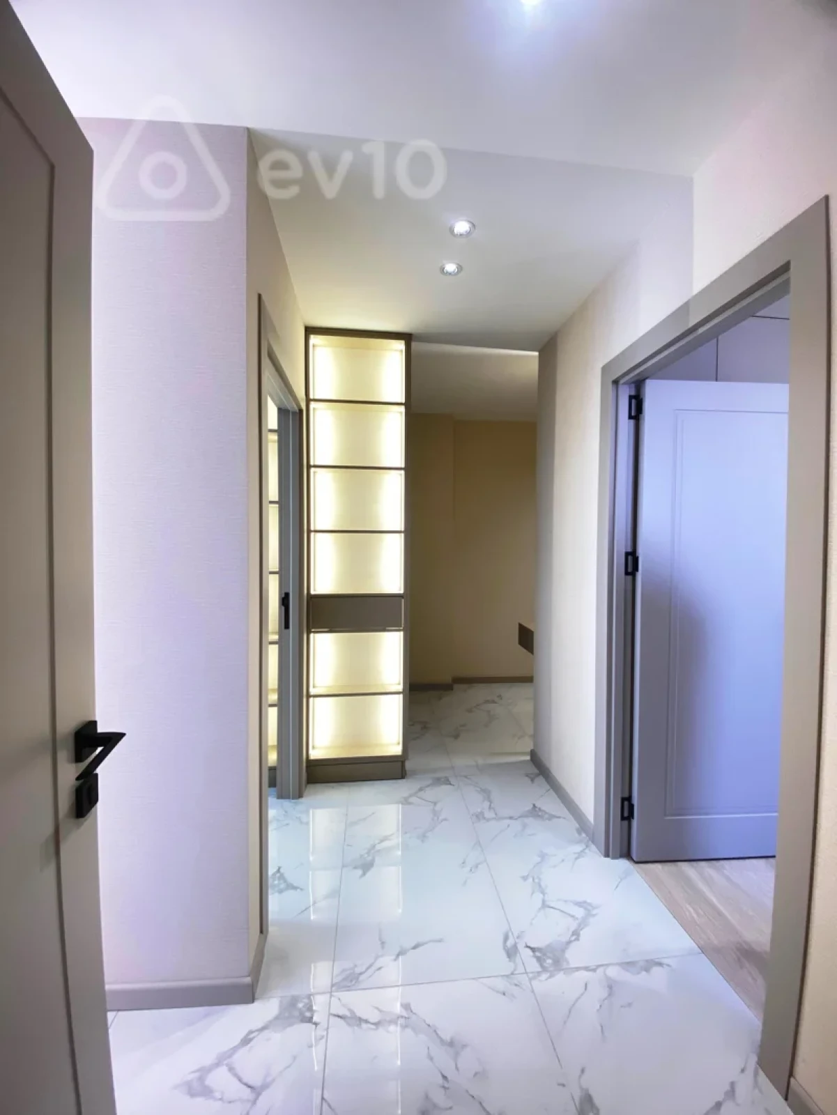 Satılır 2 otaqlı yeni tikili 50 m²