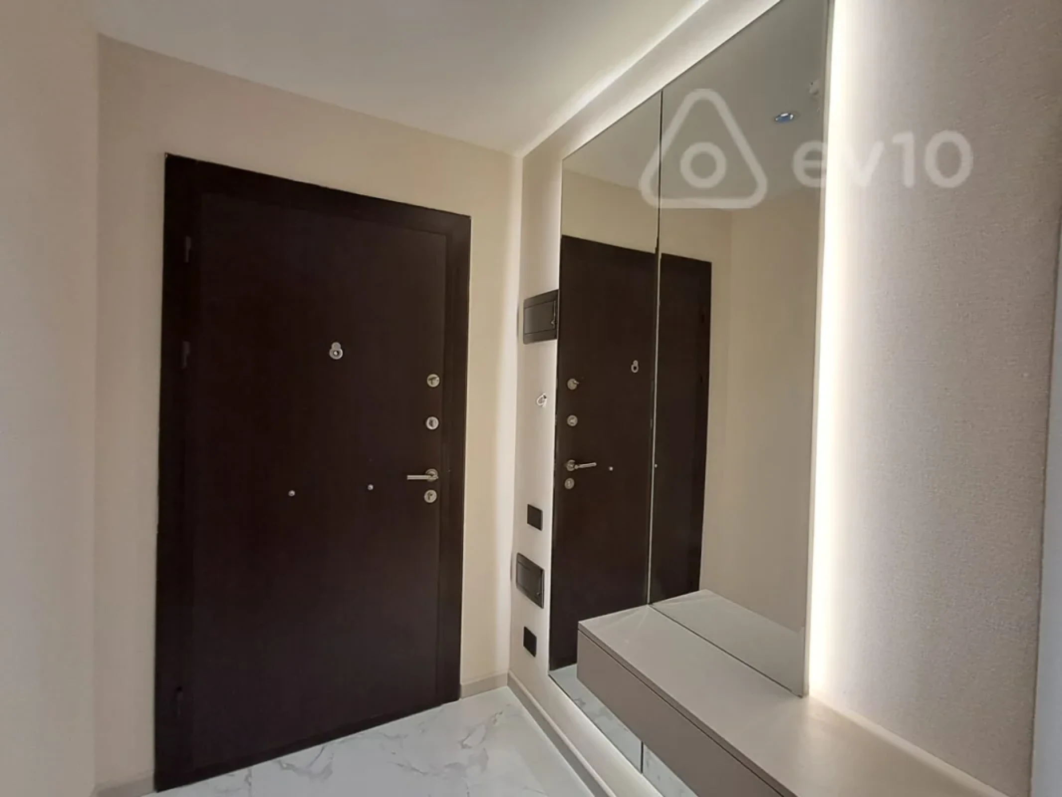 Satılır 2 otaqlı yeni tikili 50 m²