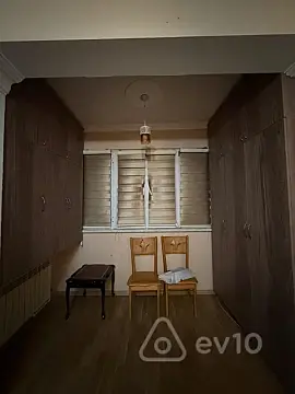 Kirayə verilir 2 otaqlı köhnə tikili 50 m²