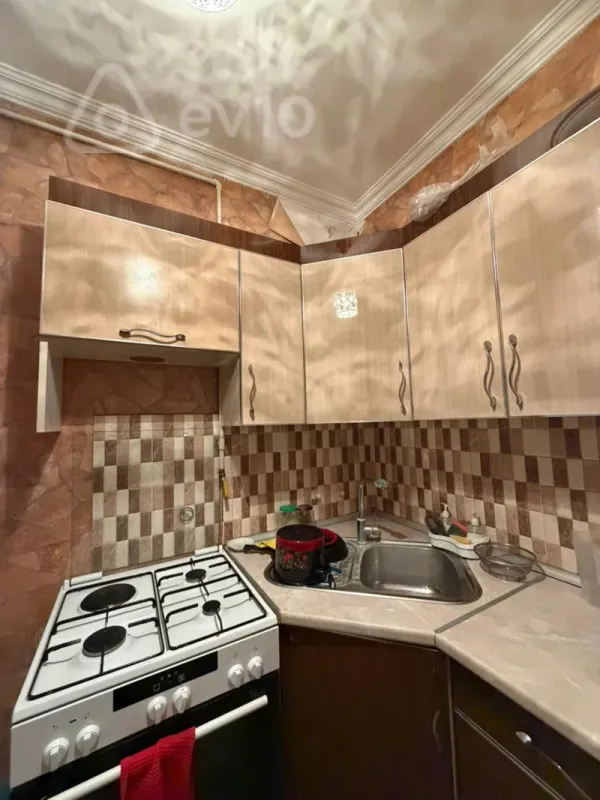 Kirayə verilir 2 otaqlı köhnə tikili 50 m²