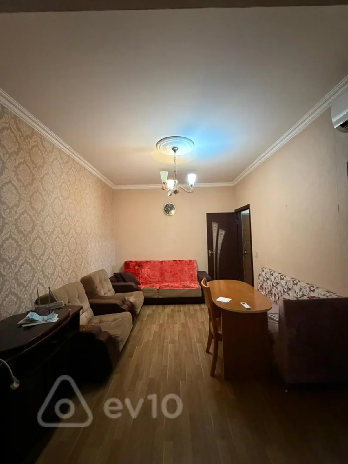 Kirayə verilir 2 otaqlı köhnə tikili 50 m²