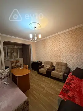 Kirayə verilir 2 otaqlı köhnə tikili 50 m²