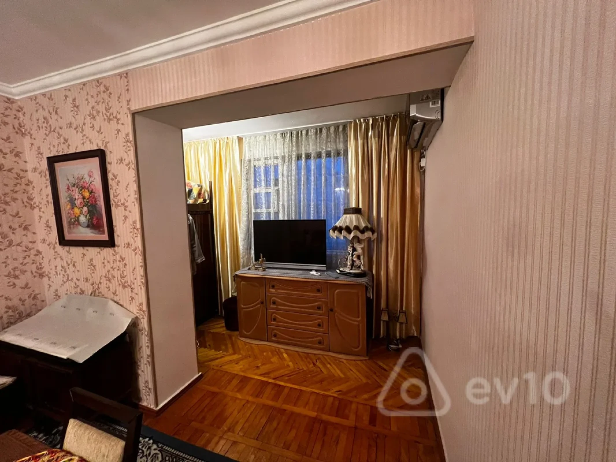 Satılır 3 otaqlı köhnə tikili 95 m²