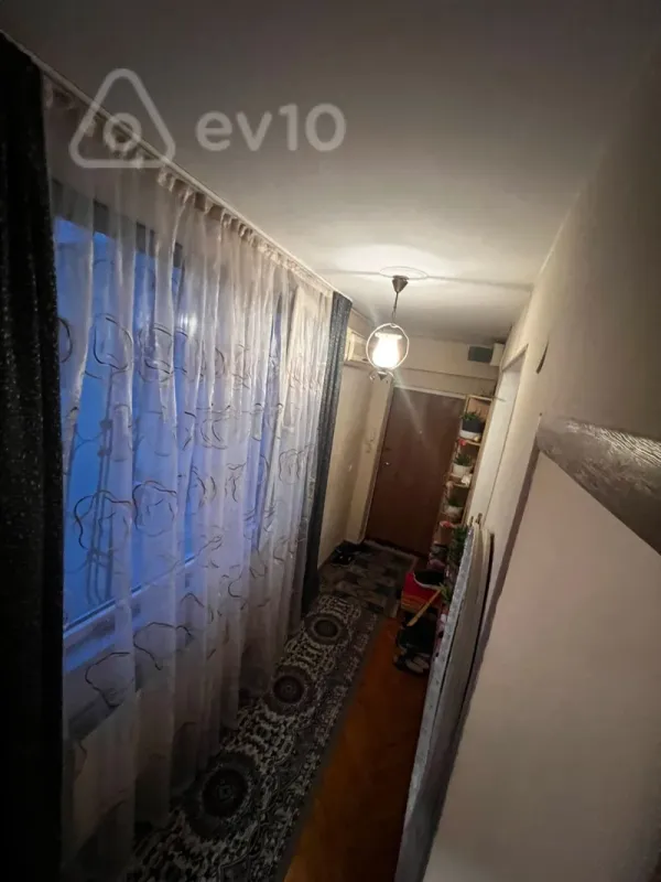 Satılır 3 otaqlı köhnə tikili 95 m²