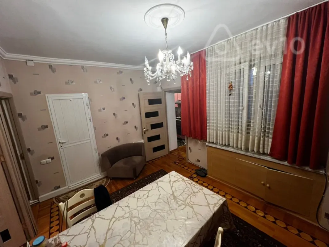 Satılır 3 otaqlı köhnə tikili 95 m²