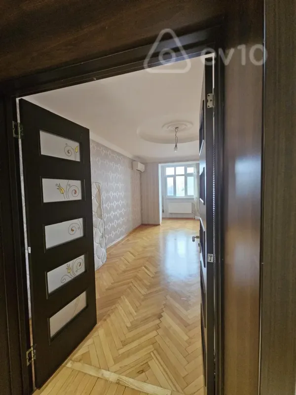 Kirayə verilir 3 otaqlı köhnə tikili 85 m²