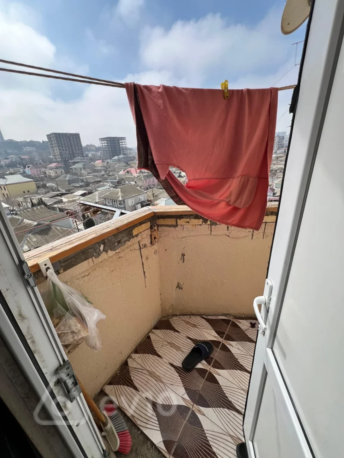 Satılır 2 otaqlı köhnə tikili 60 m²