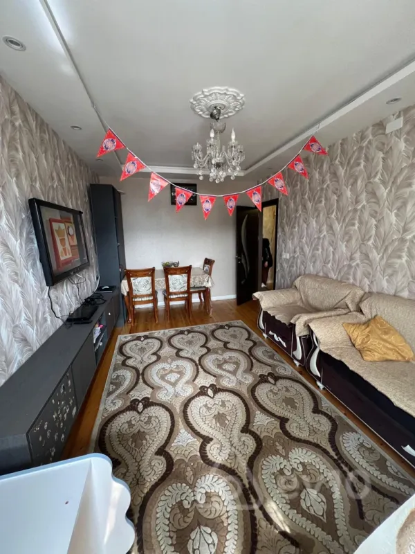 Satılır 2 otaqlı köhnə tikili 60 m²