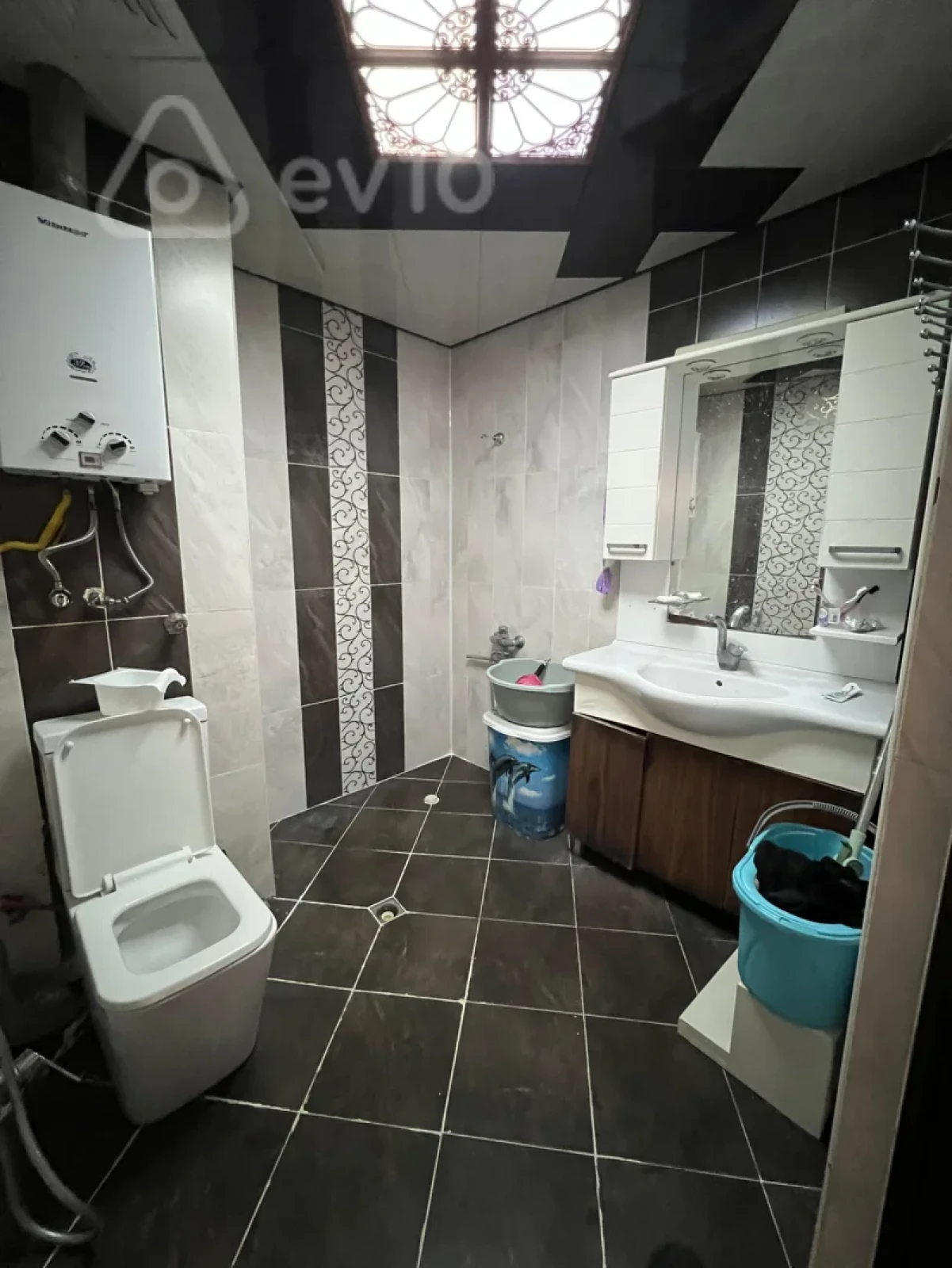 Satılır 2 otaqlı köhnə tikili 60 m²