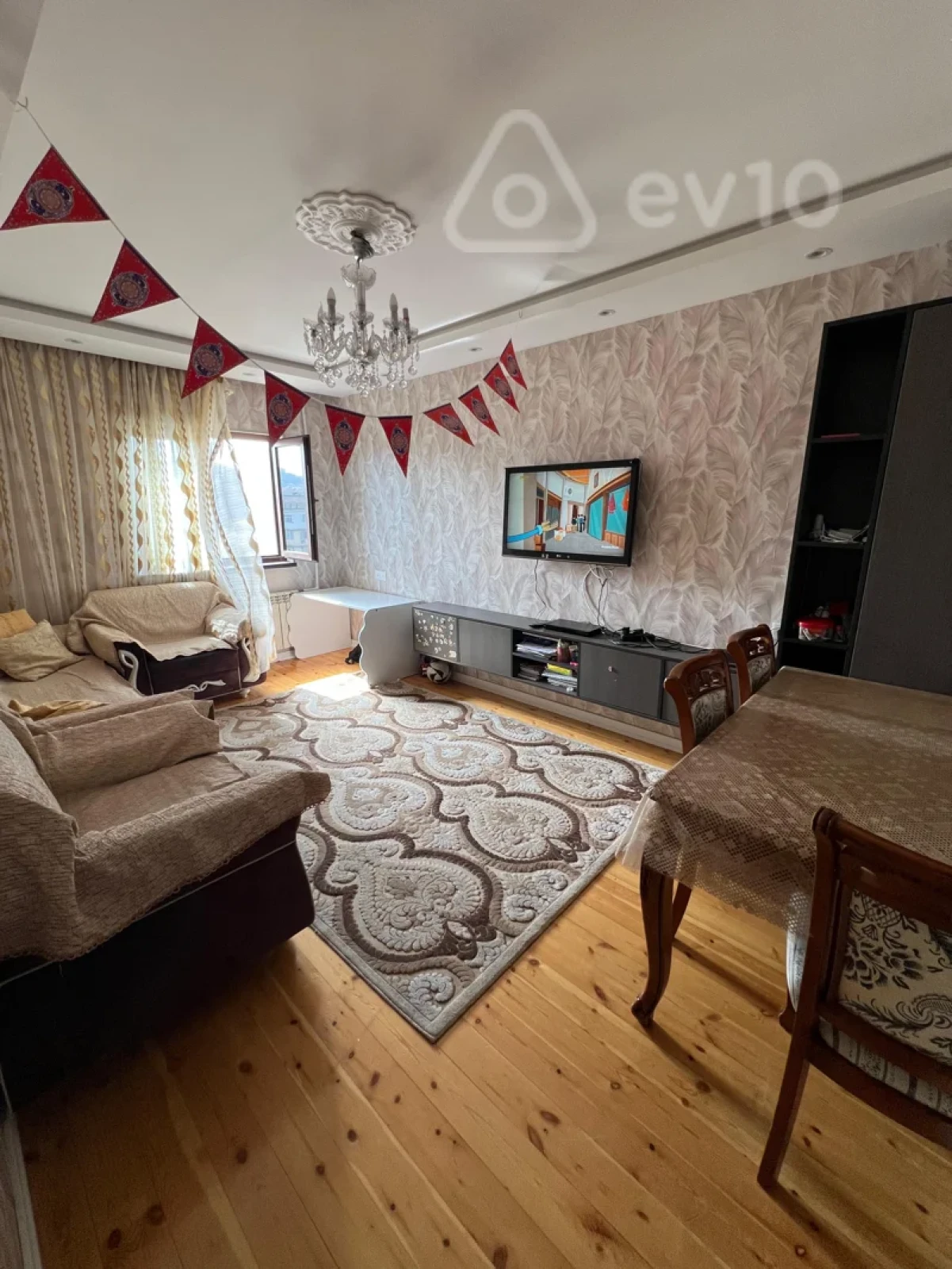 Satılır 2 otaqlı köhnə tikili 60 m²