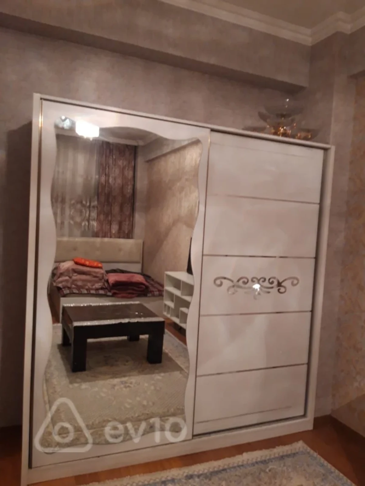 Kirayə verilir 2 otaqlı yeni tikili 50 m²