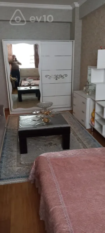 Kirayə verilir 2 otaqlı yeni tikili 50 m²