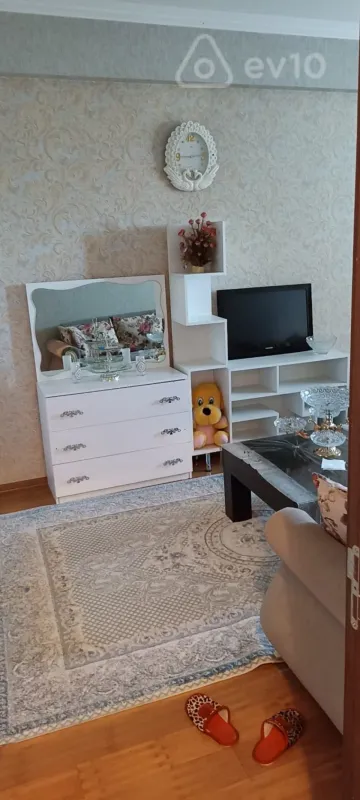 Kirayə verilir 2 otaqlı yeni tikili 50 m²