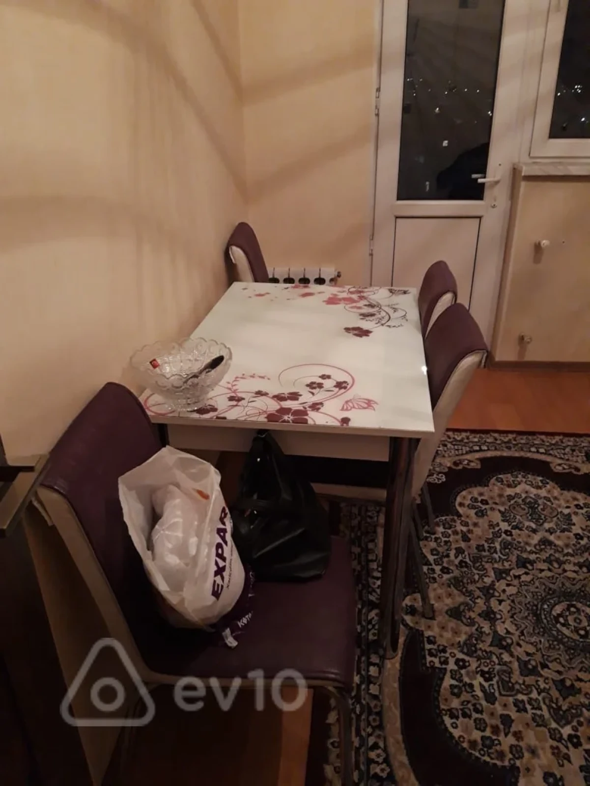 Kirayə verilir 2 otaqlı yeni tikili 50 m²