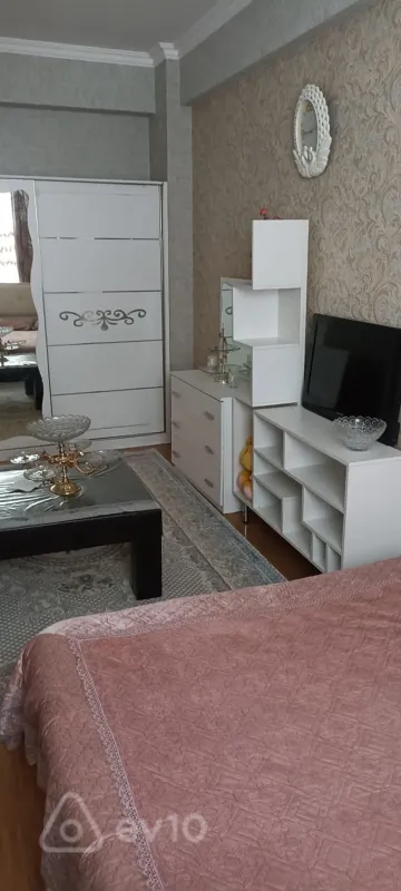Kirayə verilir 2 otaqlı yeni tikili 50 m²
