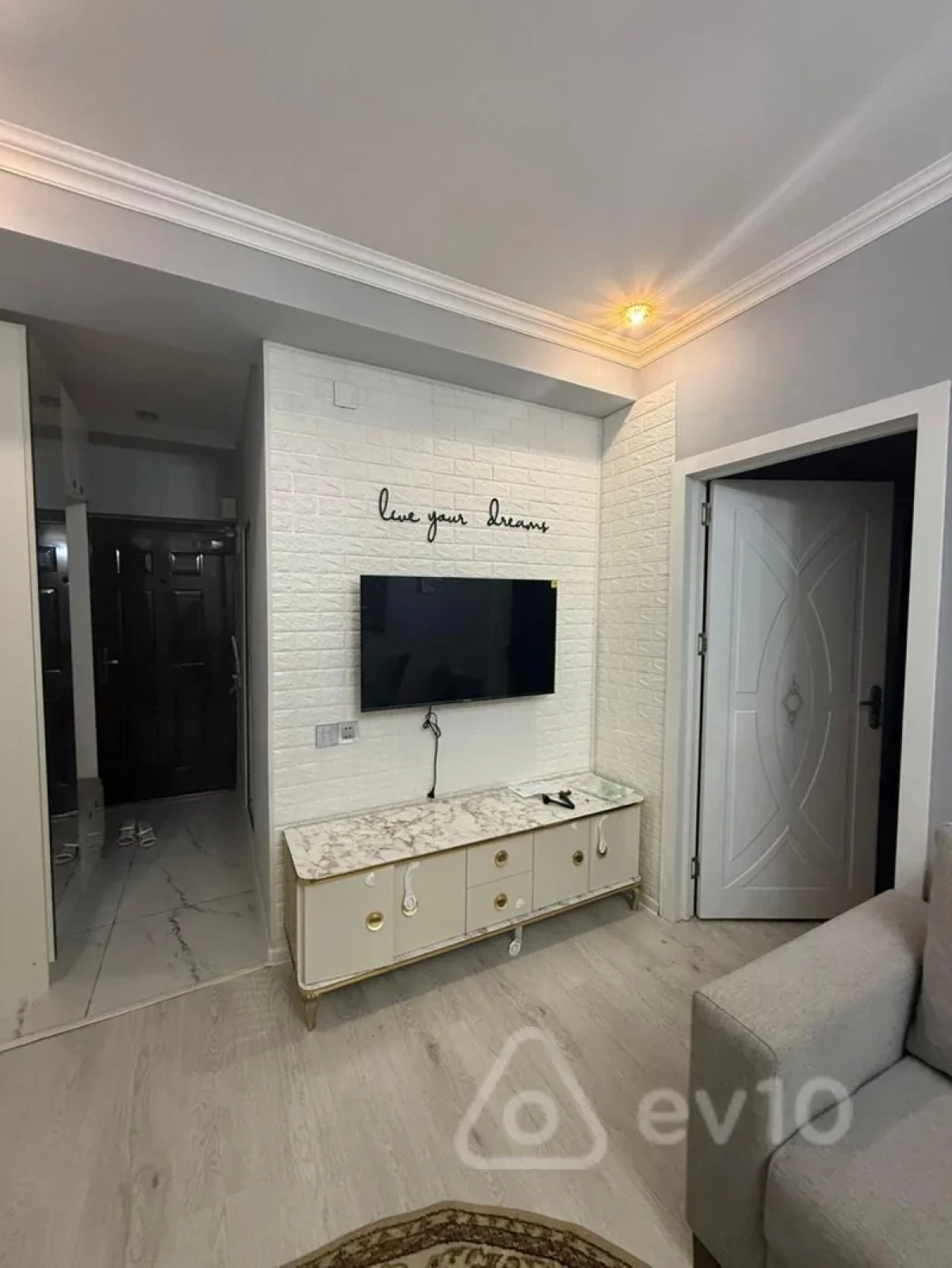 Kirayə verilir 2 otaqlı yeni tikili 50 m²