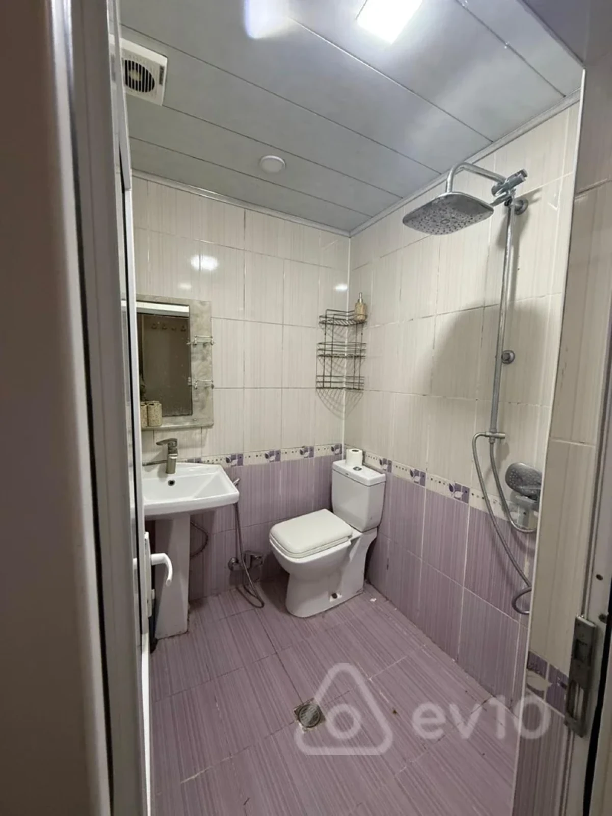 Kirayə verilir 2 otaqlı yeni tikili 50 m²