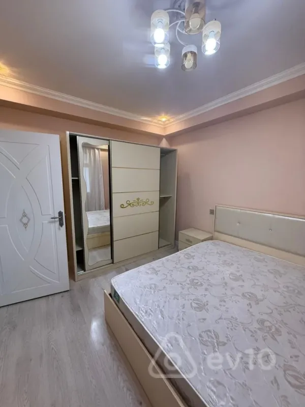 Kirayə verilir 2 otaqlı yeni tikili 50 m²