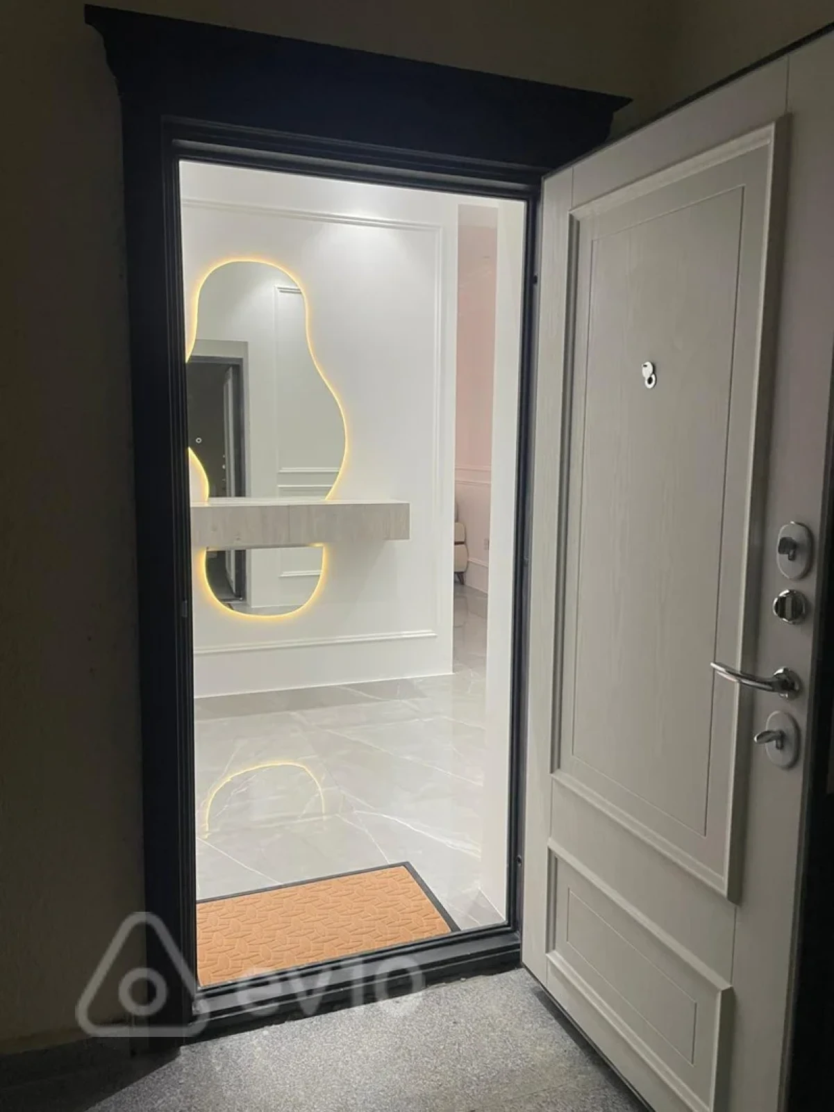 Kirayə verilir 2 otaqlı yeni tikili 80 m²