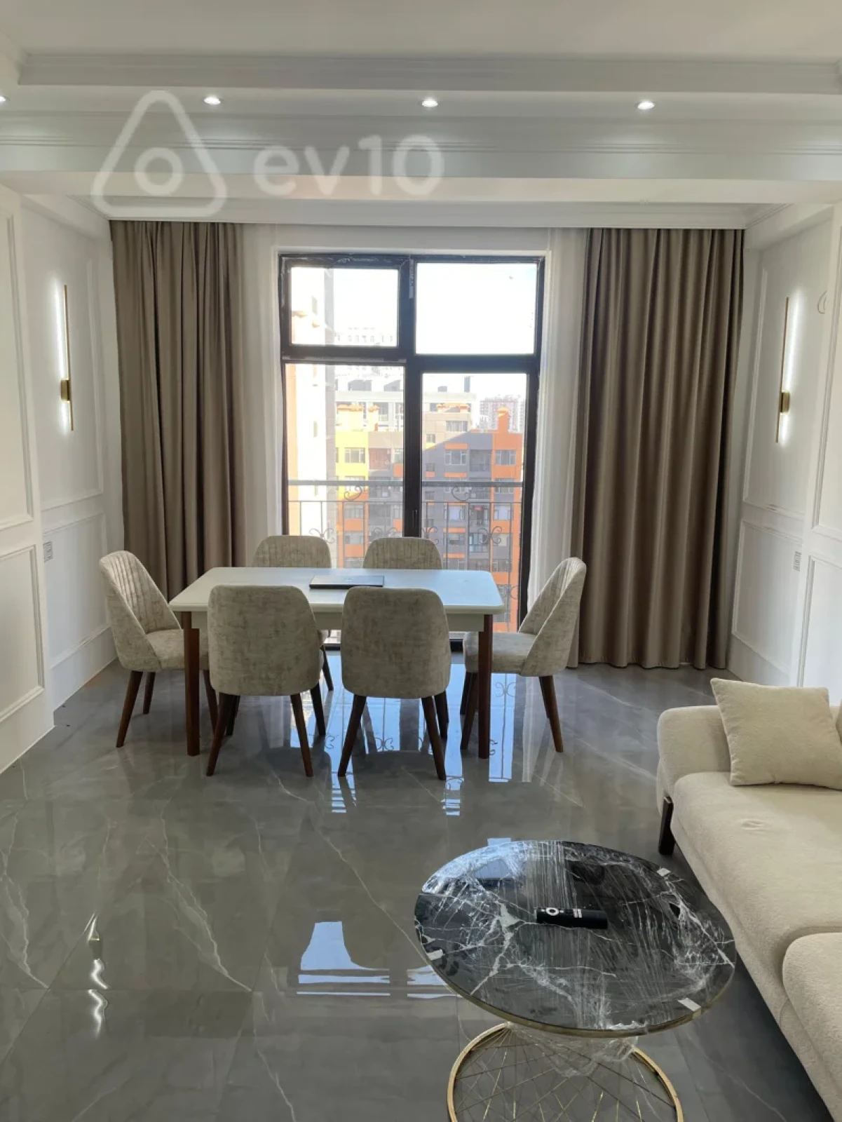 Kirayə verilir 2 otaqlı yeni tikili 80 m²