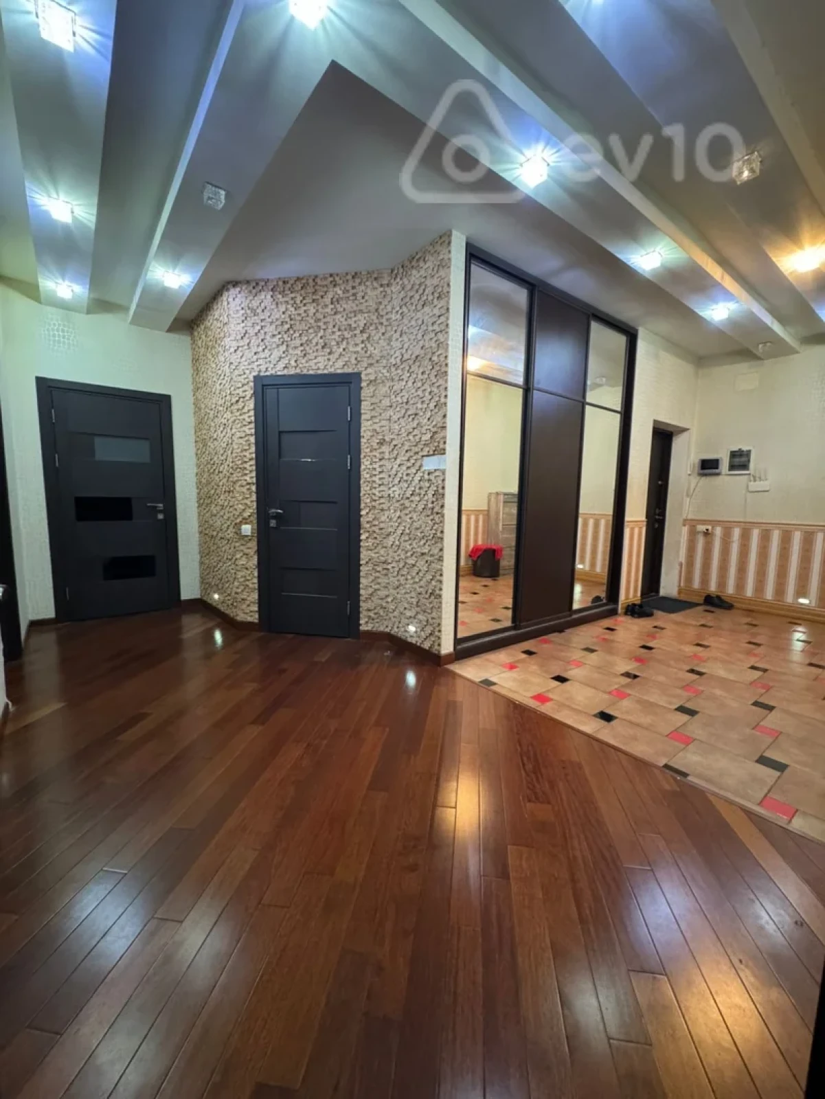 Satılır 4 otaqlı yeni tikili 187 m²