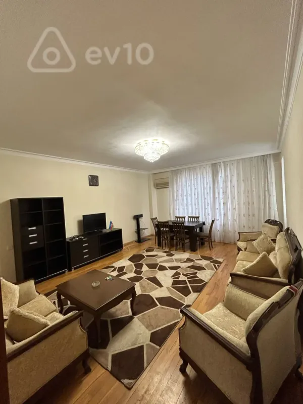 Kirayə verilir 3 otaqlı yeni tikili 155 m²