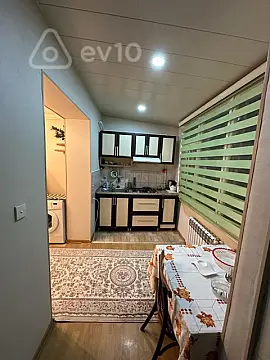 Kirayə verilir 2 otaqlı köhnə tikili 80 m²