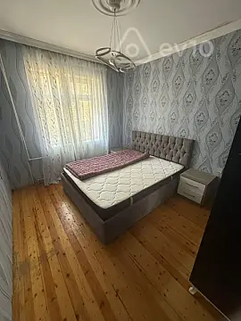 Kirayə verilir 2 otaqlı köhnə tikili 55 m²
