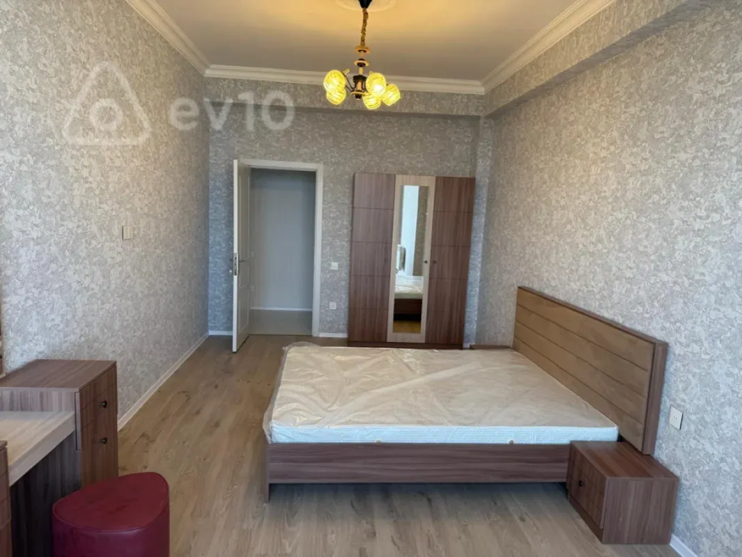 Kirayə verilir 2 otaqlı yeni tikili 75 m²